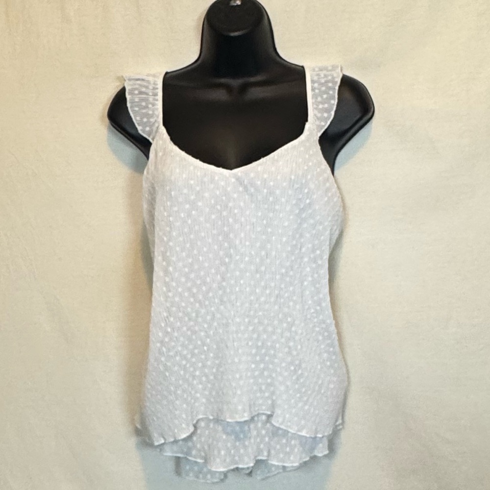 G-52 Xhilarationโ White Racer Back Sleeveless Pullover Summer Blouse Size M